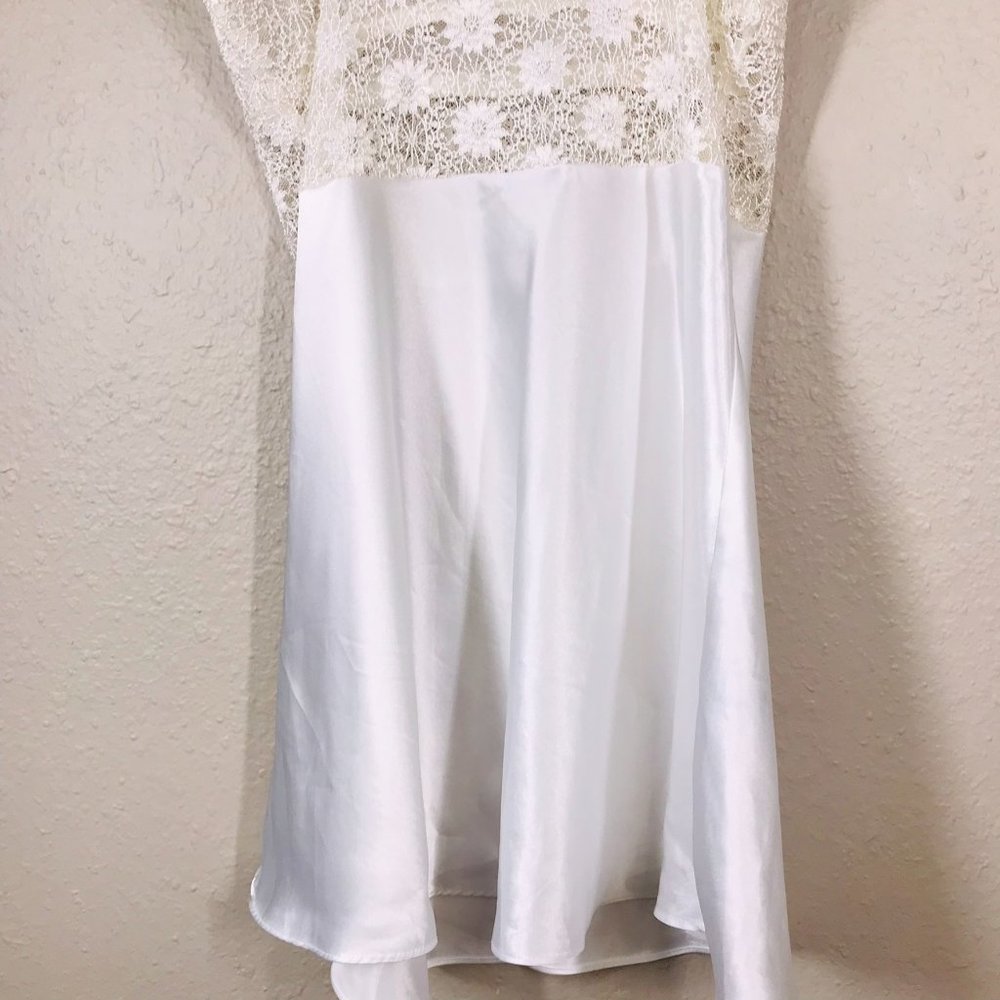 Vintage Jones New York White Lace and Satin Chemise Nightgown - Picture 6 of 11